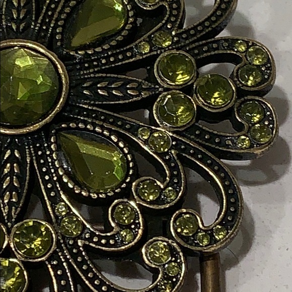 Buckle - Picture 2 of 6